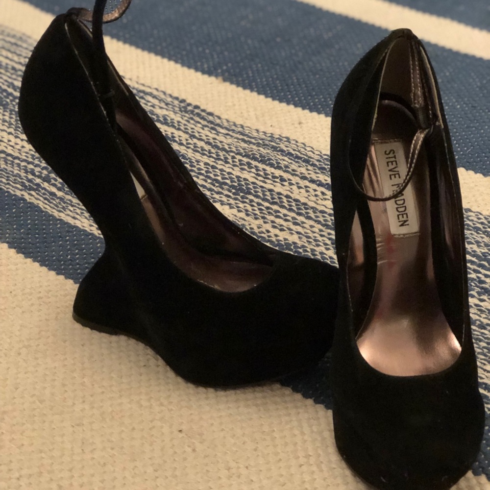 Steve Madden Velvet ‘Gravity’ Heels